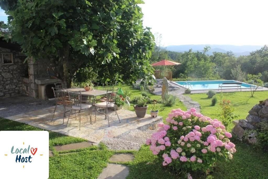 Villa Mavrici, Neighbors Free بوزت المظهر الخارجي الصورة
